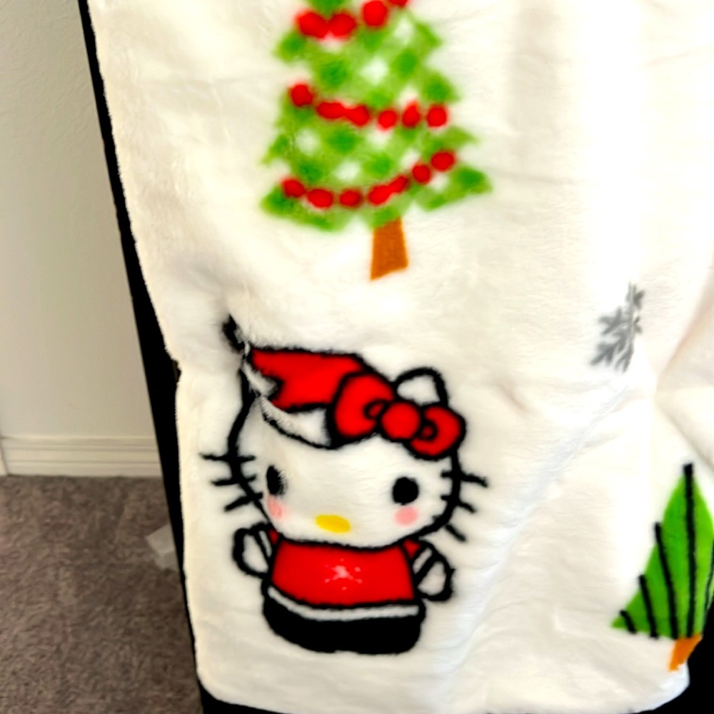 NWT Hello Kitty throw - Picture 2 of 2
